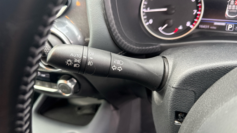 Nissan Juke 1.0 DiG-T N-Connecta 5dr DCT Petrol Hatchback